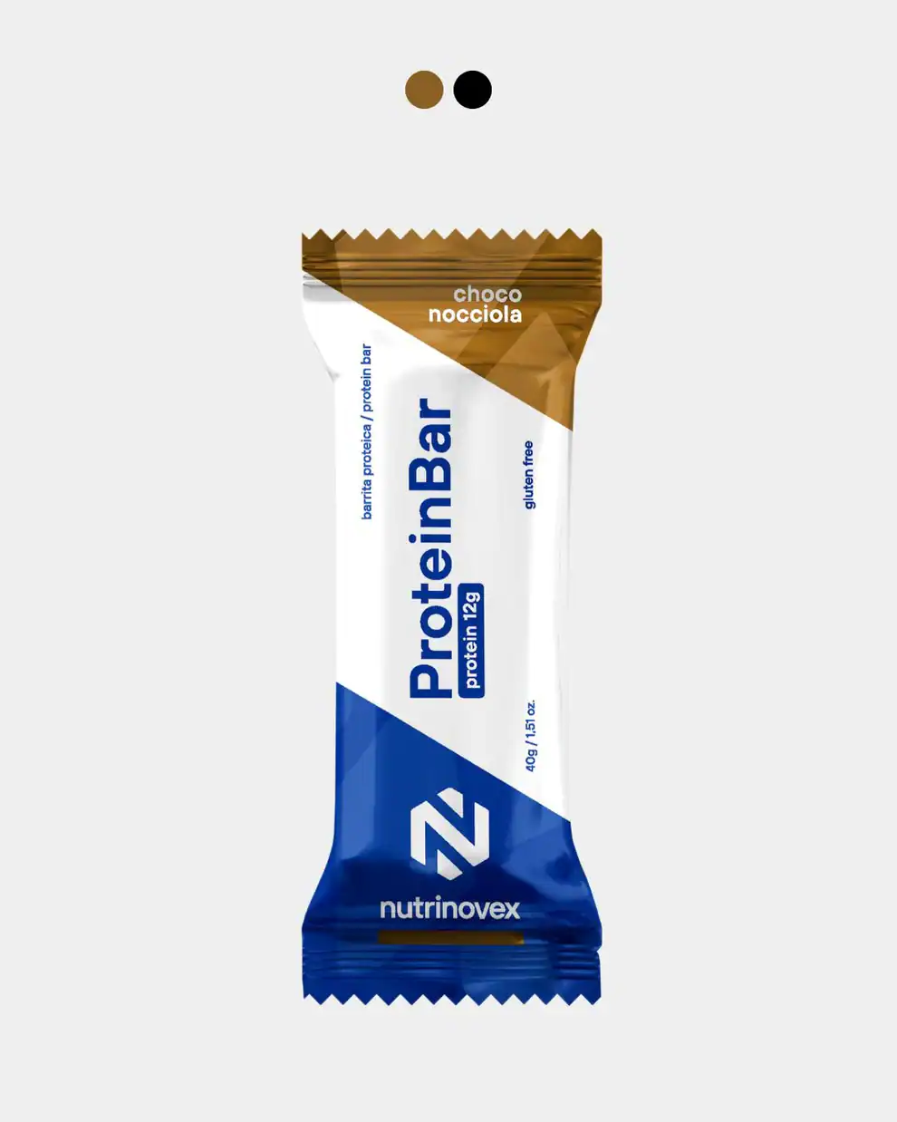 Barra proteica de chocolate y avellanas, alta en proteínas, sin gluten y perfecta para deportistas.